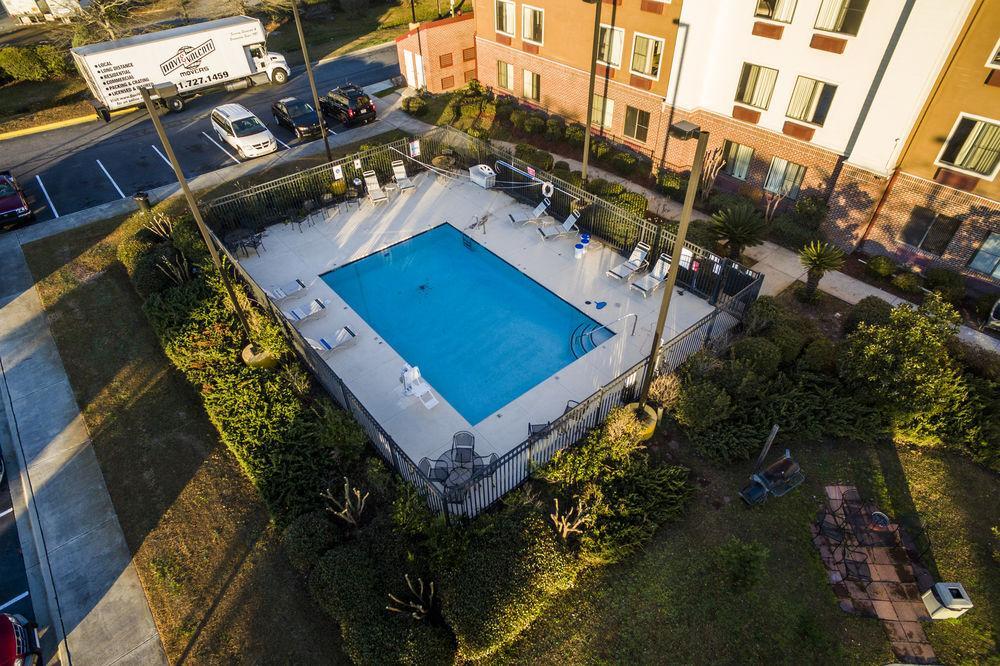 Red Roof Inn & Suites Savannah Airport Pooler Exterior foto